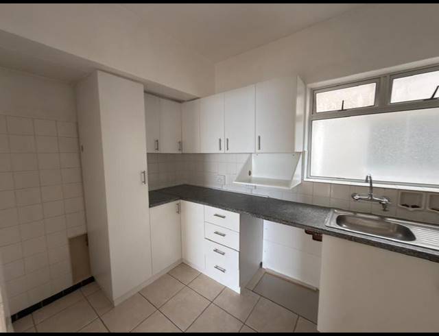 2 BEDROOM PROPERTY TO RENT IN BANTRY BAY